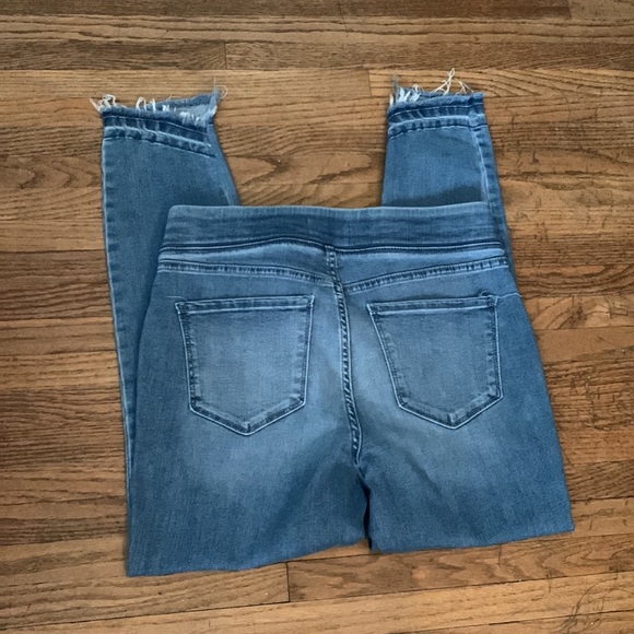 Women’s Old Navy Distressed Mid-Rise Rockstar Jeans - Picture 2 of 5